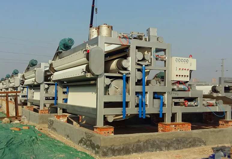 分享一下醫(yī)院污水壓濾機(jī)工作原理(污水處理設(shè)備壓濾機(jī)介紹) 分享一下醫(yī)院污水壓濾機(jī)工作原理(污水處理設(shè)備壓濾機(jī)介紹)